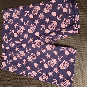 DESPICABLE ME GIRLS MINION PRINTED SHORTS: BLUE/PINK: NWOT: SZ M